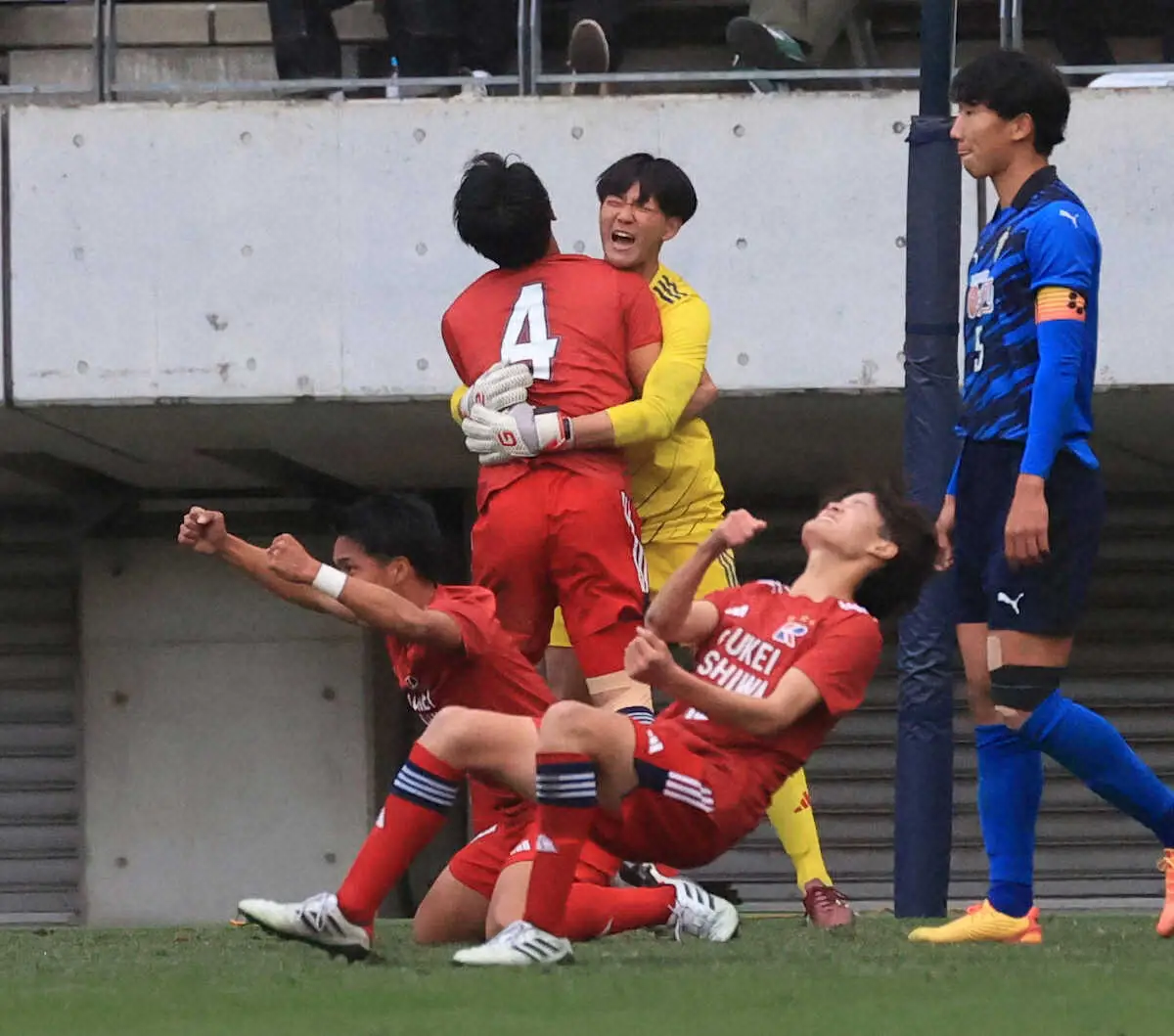 【画像・写真】【高校サッカー】流通経大柏が優勝候補対決制す　山野＆粕谷2トップが鉄壁の大津守備を攻略