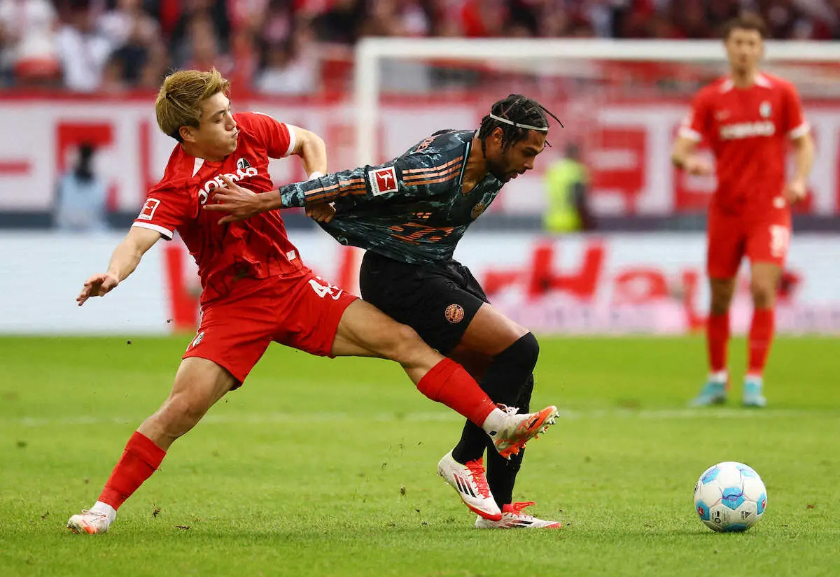 【画像・写真】フライブルク堂安がBミュンヘン相手にゴール演出　右CKから今季3アシスト目