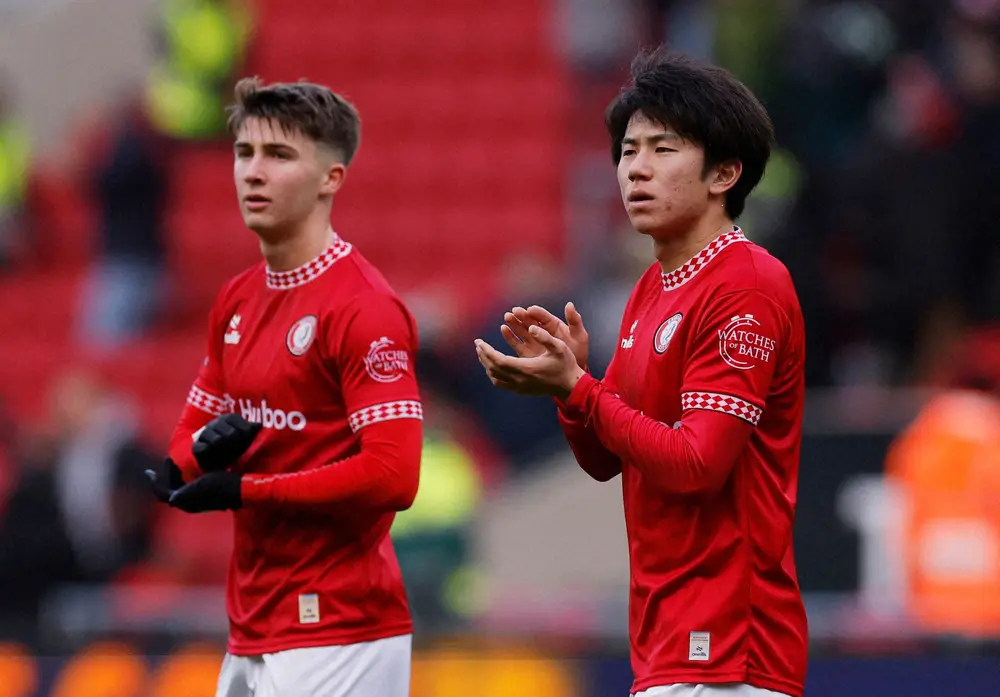 【画像・写真】ブリストルCのMF平河悠がドンピシャFKでアシスト