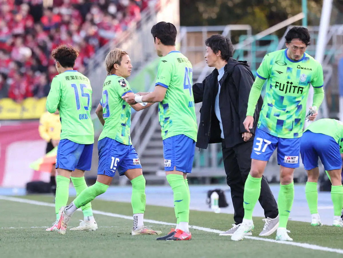 【画像・写真】鹿島に開幕1―0勝利の湘南・山口監督「キャンプからの取り組みが実を結んだ」退職スタッフにもねぎらい