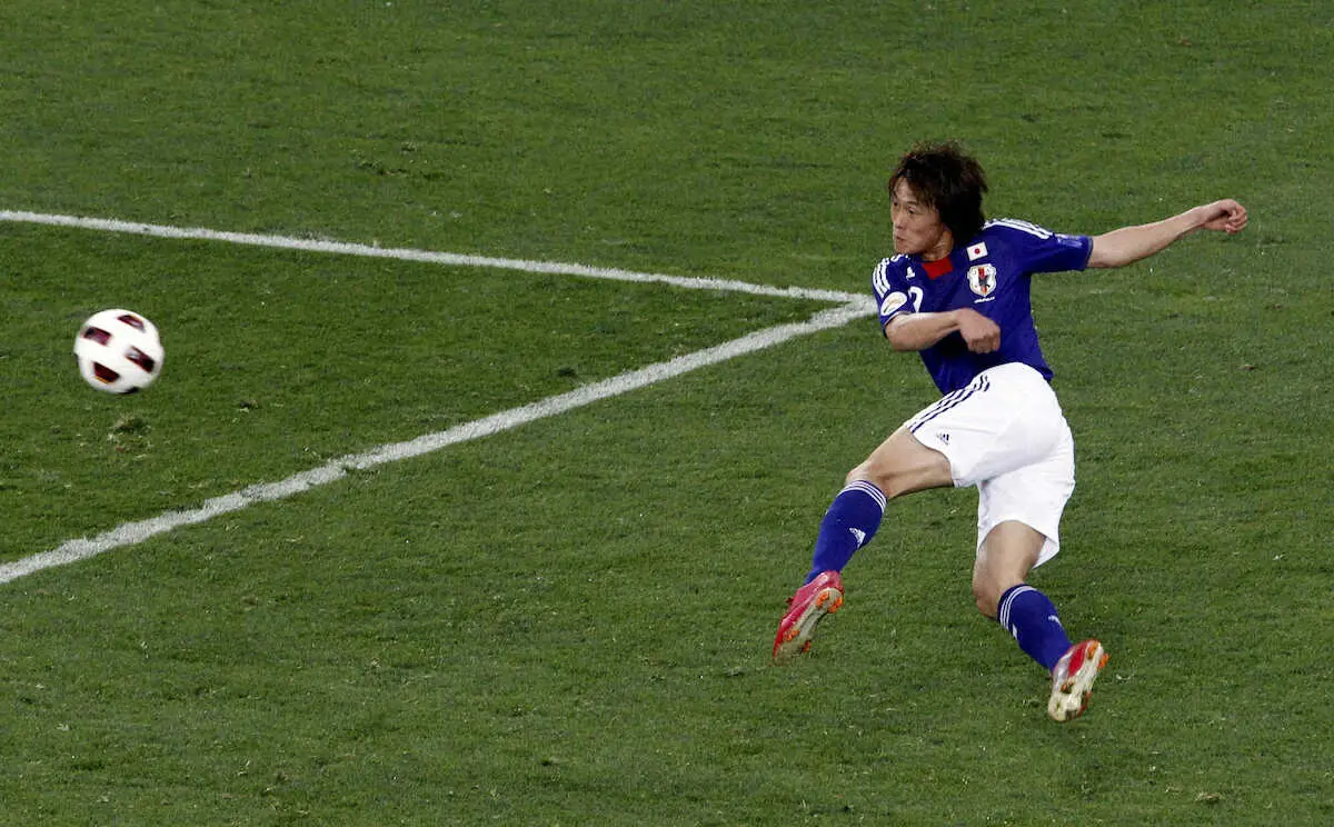 【画像・写真】11年のアジア杯決勝のオーストラリア戦で決勝点となるボレーシュートを決めた李忠成選手(ロイター)