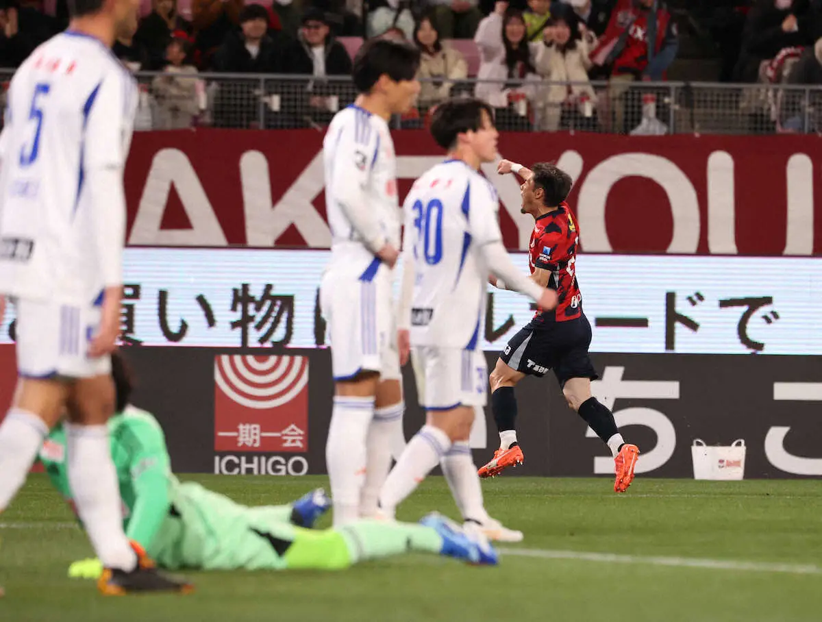 【画像・写真】鹿島が新潟に競り勝つ　小池の豪快ボレーで先制、OGで勝ち越し　ホーム24戦無敗でJ1記録に王手