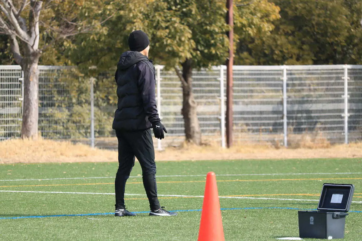 【画像・写真】カズ　58歳を迎え初練習　プロ40年目の今年は「鈴鹿をサッカーで盛り上げたい」