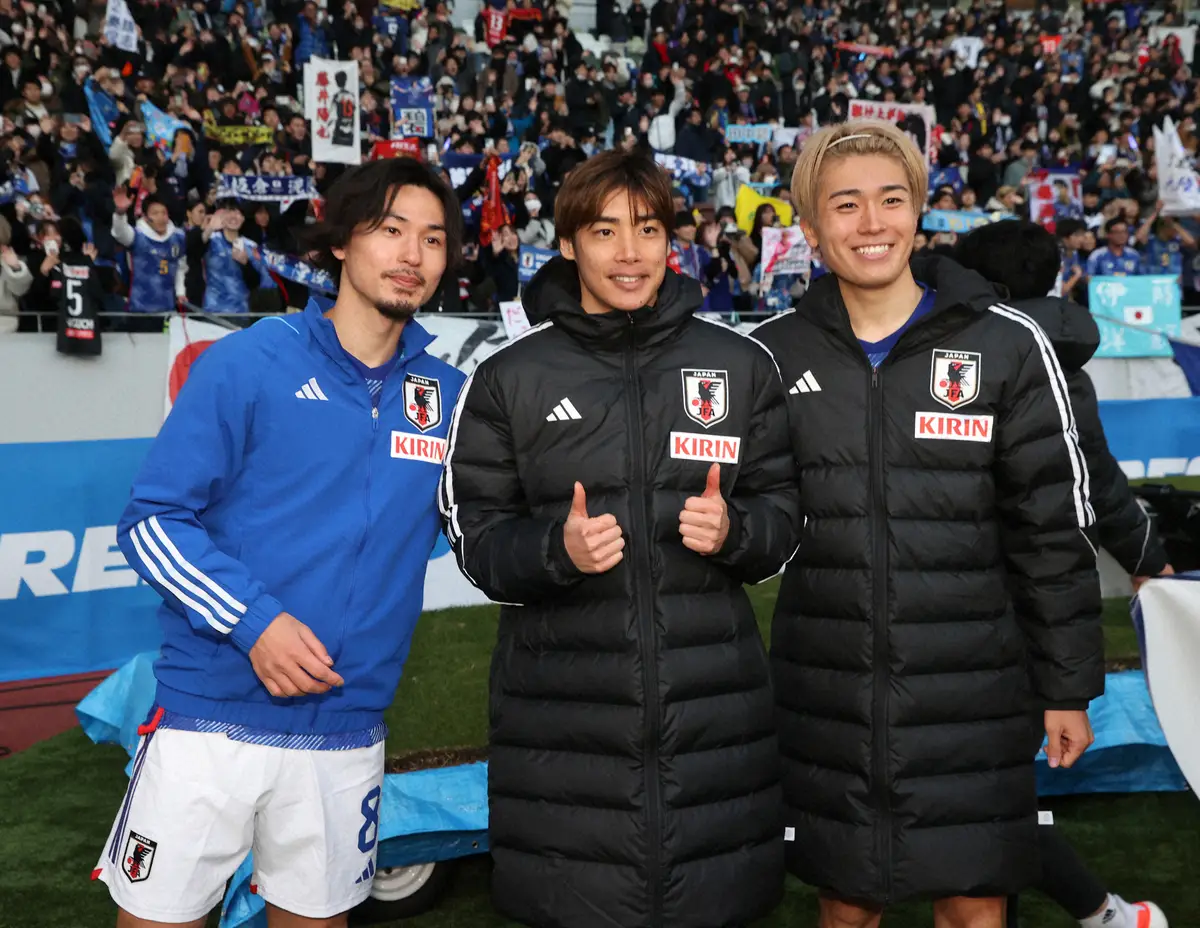 【画像・写真】同じフランス1部でプレーする日本代表の（左から）南野、伊東、中村