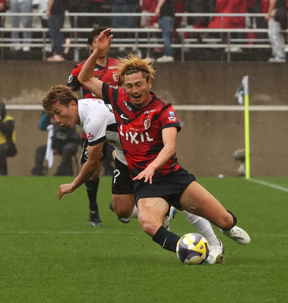 【画像・写真】鹿島がJ1新記録のホーム26試合連続不敗　MF知念の起死回生の同点ヘッドで浦和とドロー