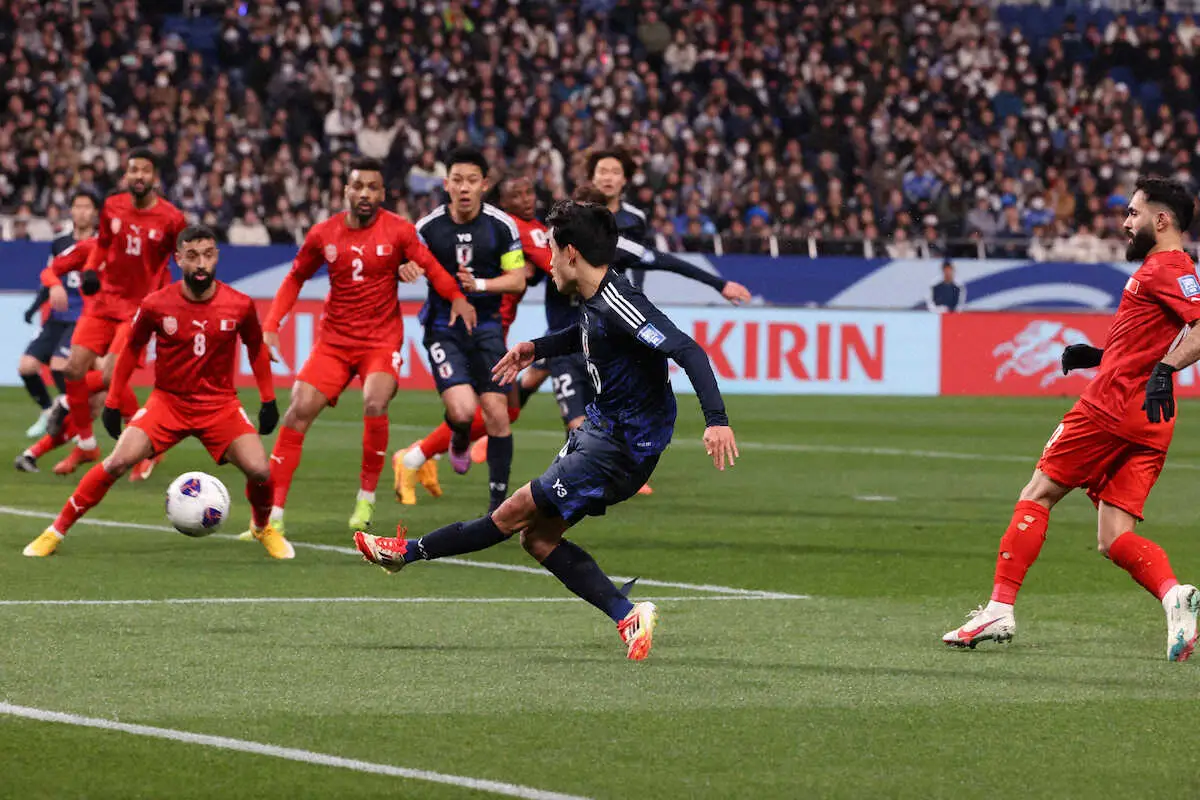 【画像・写真】ゴールを決める久保（撮影・小海途　良幹）