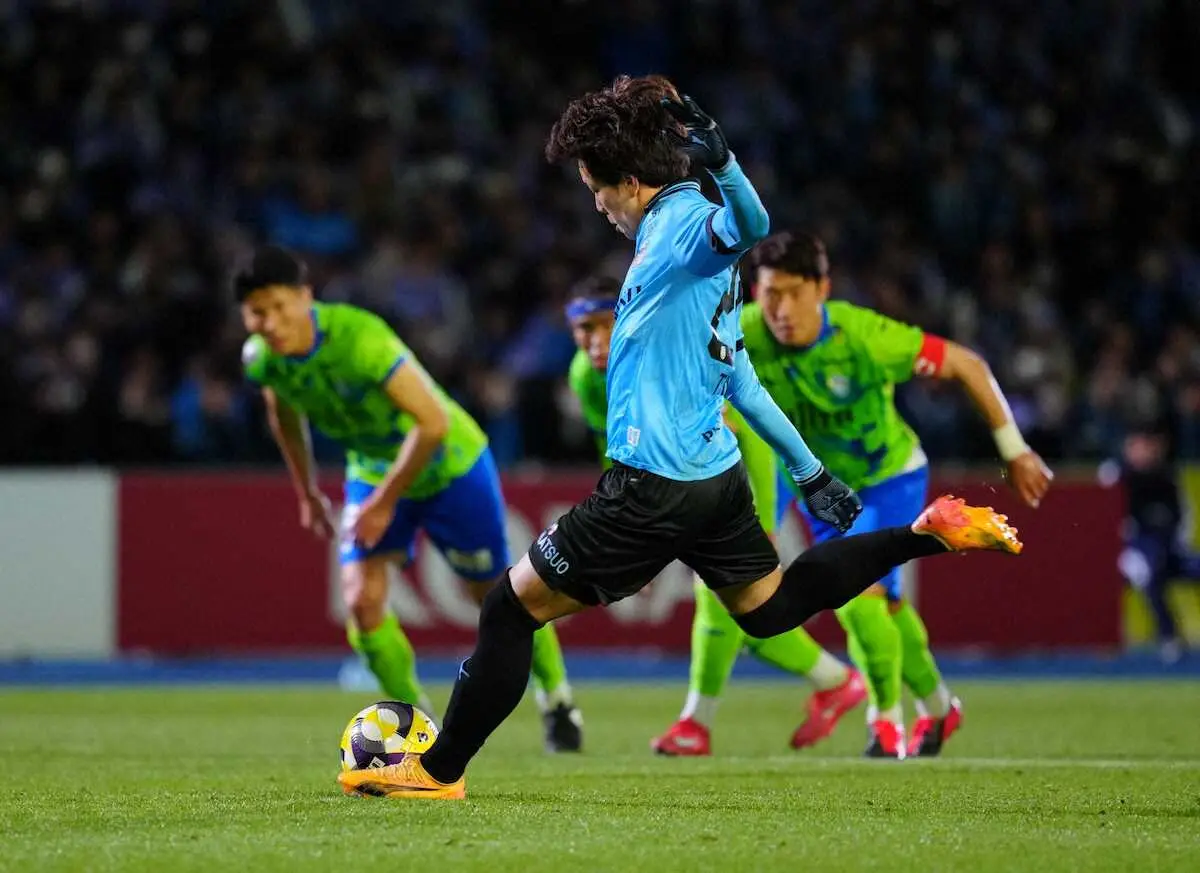 【画像・写真】川崎Fが今季J1で初の連勝　脇坂が体ごと押し込む先制弾　宮城がダメ押しPK弾