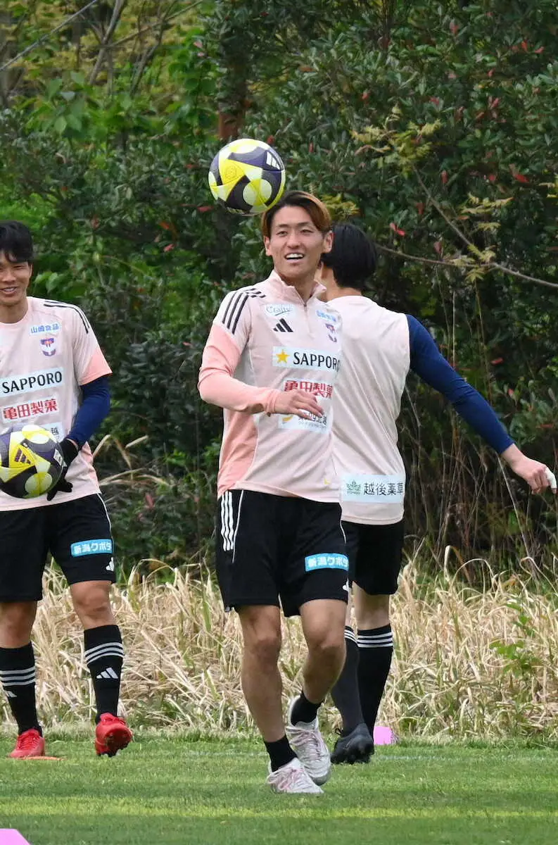 【画像・写真】攻撃の質の向上を狙う新潟・秋山