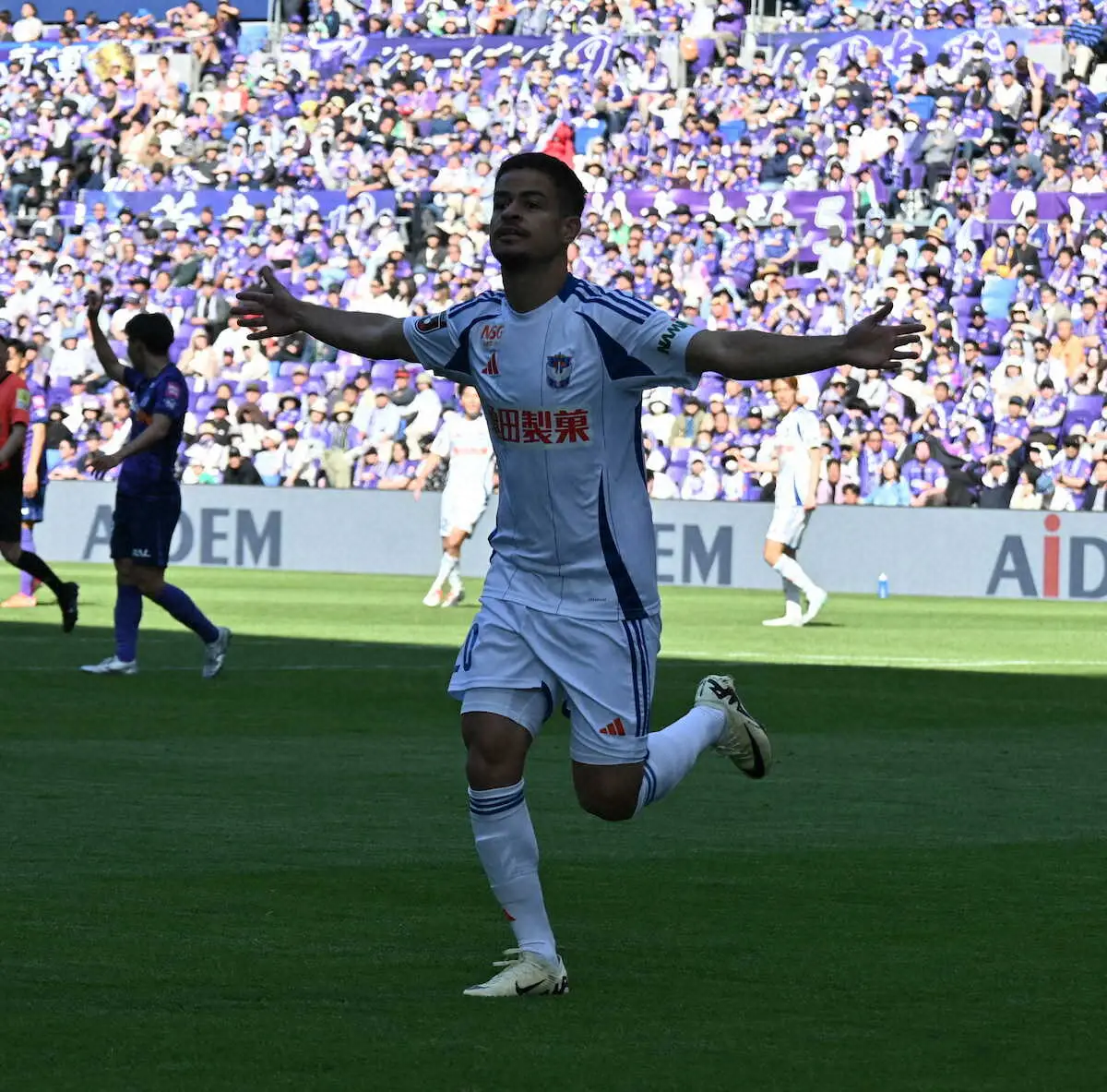 【画像・写真】新潟が連敗中の広島に土を付け、今季2勝目　新加入MFミゲルの初ゴールが決勝点