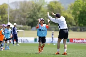 【画像・写真】女子サッカーの裾野拡大に貢献　東広島で「プレナスなでしこガールズサッカークリニック」開催