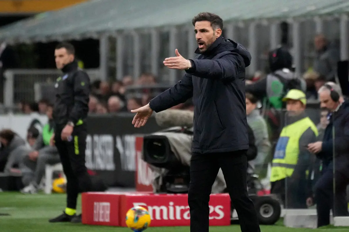 【画像・写真】コモを率いるセスク・ファブレガス監督（AP）