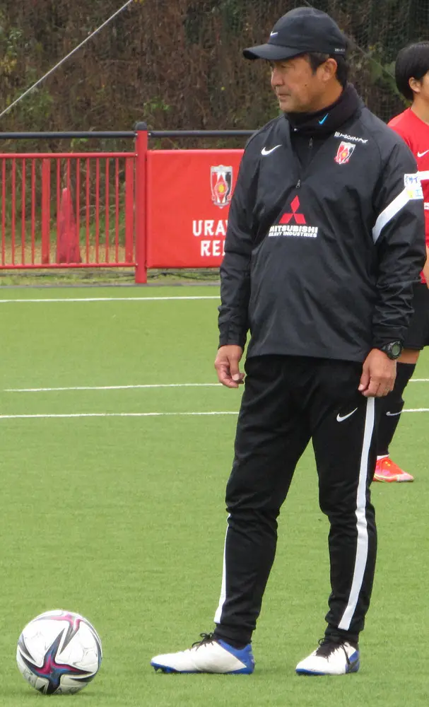 【画像・写真】日テレ東京V　楠瀬直木氏が新監督に就任「感謝の思いと緊張感でいっぱい」今年3月まで三菱重工浦和を指揮