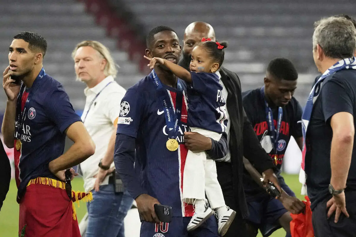 【画像・写真】CL最優秀選手はデンベレ　最優秀若手はドゥエ　ベストイレブンにはパリSGから7人