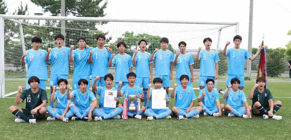 【画像・写真】ウノゼロ勝利で阪南大高が優勝　サイド起用の杉山が決勝ゴール