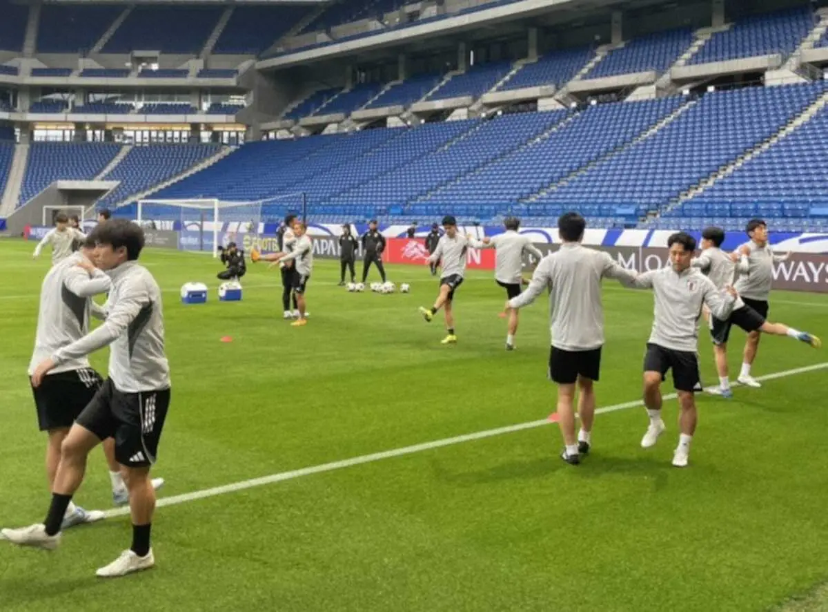【画像・写真】日本代表、インドネシア戦へ試合会場で最終調整　遠藤ら全24選手が軽快な動き