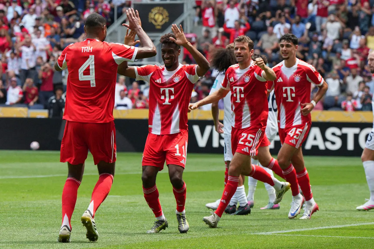 【画像・写真】＜クラブW杯＞オークランドC戦で先制ゴールを決め喜ぶFWコマン（左から2人目）らBミュンヘンイレブン（AP）