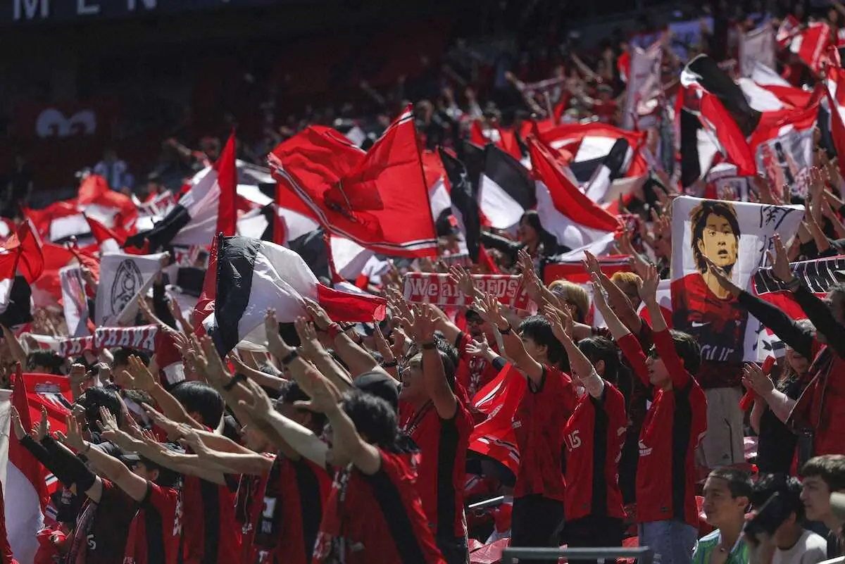 【画像・写真】＜浦和・リバープレート＞スタンドから大声援を送る浦和サポーター（AP）