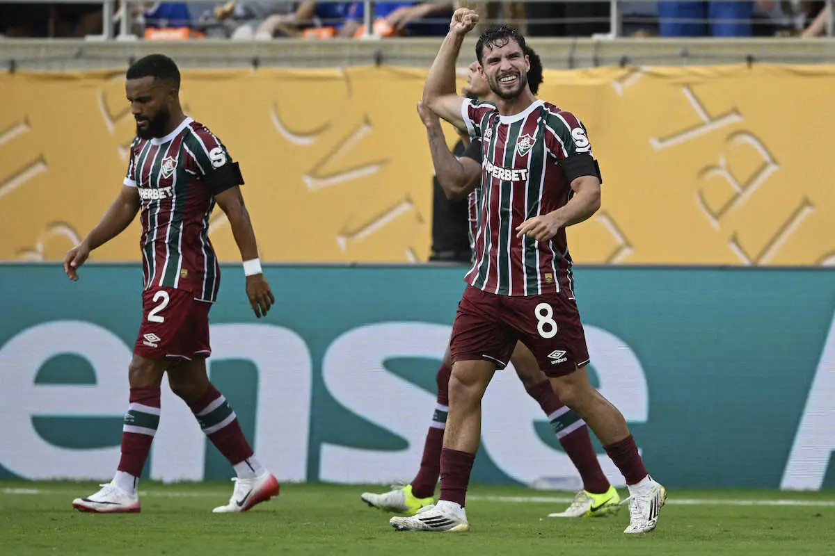 【画像・写真】アルヒラル戦の前半、ゴールを決め喜ぶフルミネンセのMFマルチネリ（右手前）（AP）