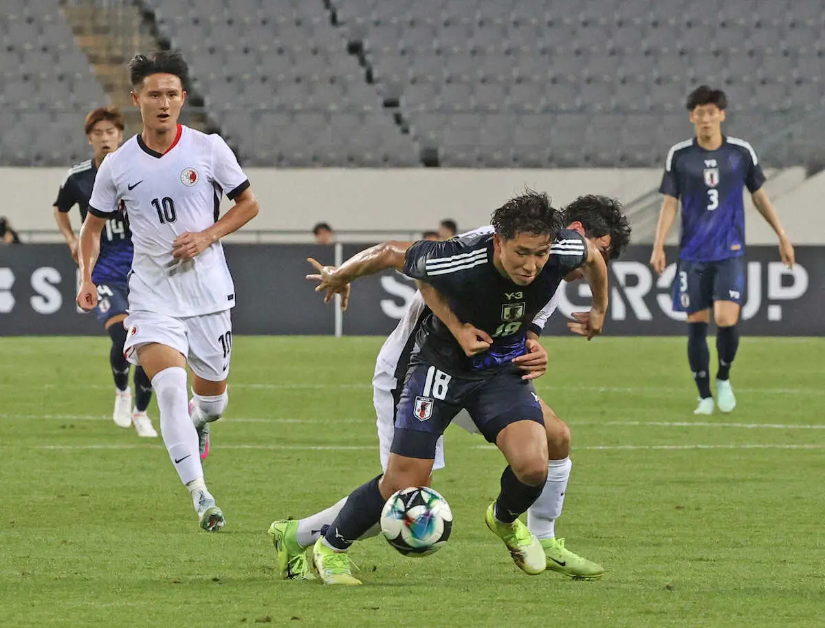 【画像・写真】E－1選手権の香港戦に出場した山田（手前）