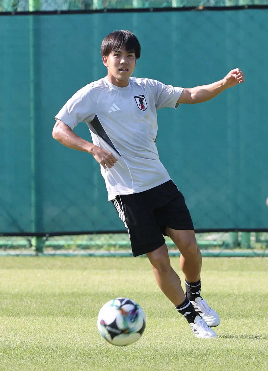 【画像・写真】＜サッカー日本代表＞練習に臨む田中（撮影・西海健太郎）