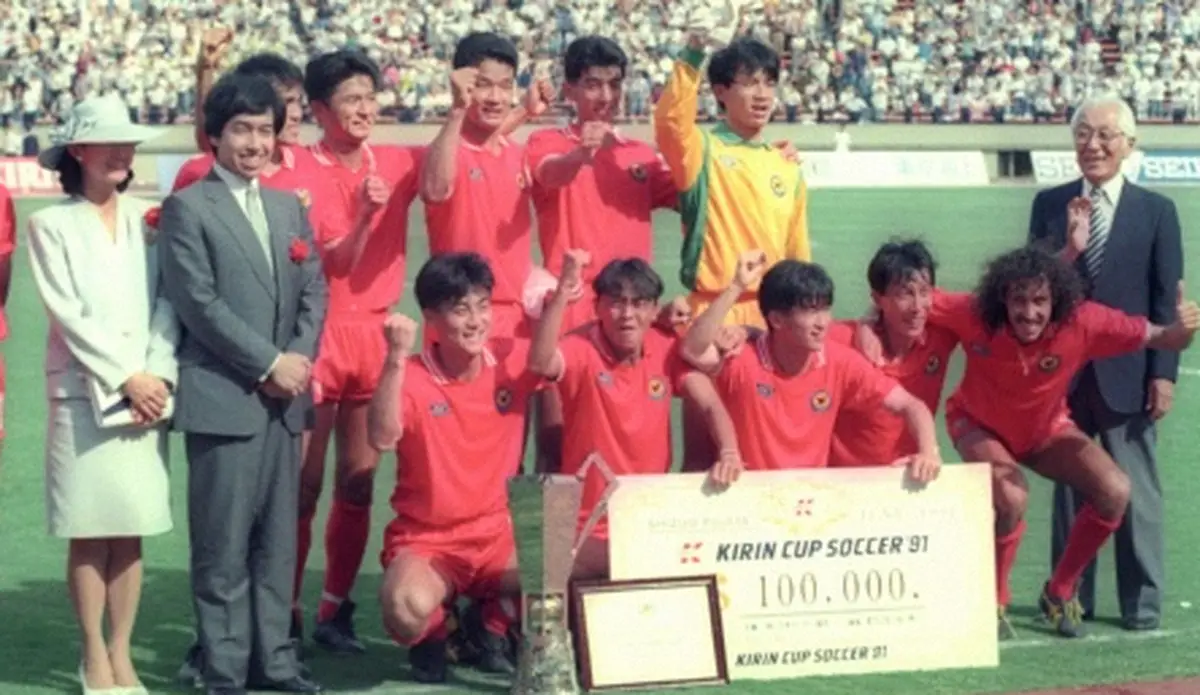 【画像・写真】91年キリンカップで優勝(後列右から2人目が筆者)