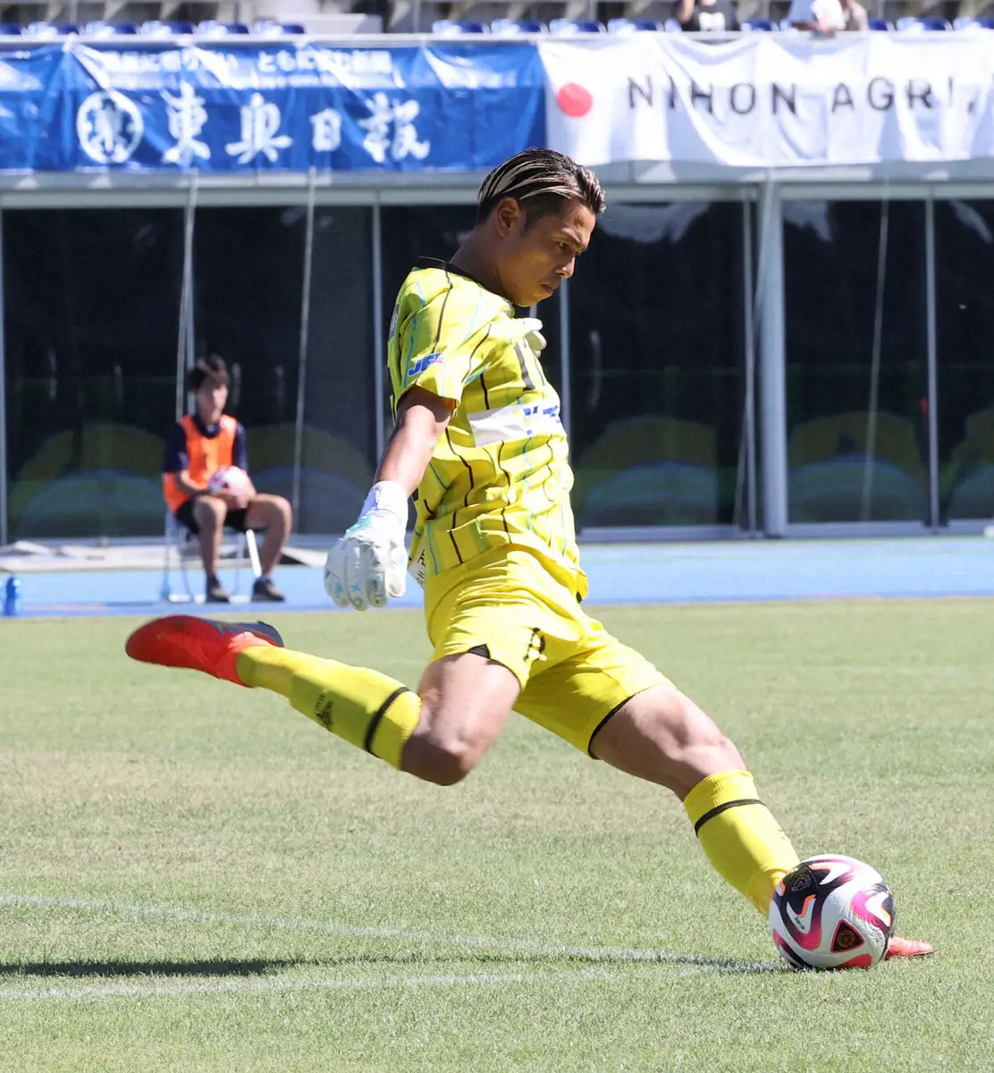 【画像・写真】GKなのに早くも今季2ゴール目　JFL青森のGK広末陸が珍記録　21年から5季連続得点達成