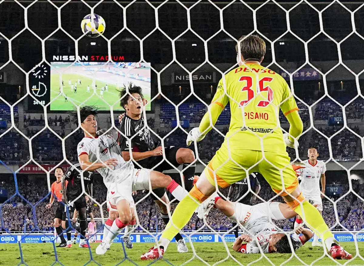 【画像・写真】横浜Mが最下位脱出　新加入FW谷村がJ1初出場初ゴールで貢献　鳴り物禁止のファンの声援に応える