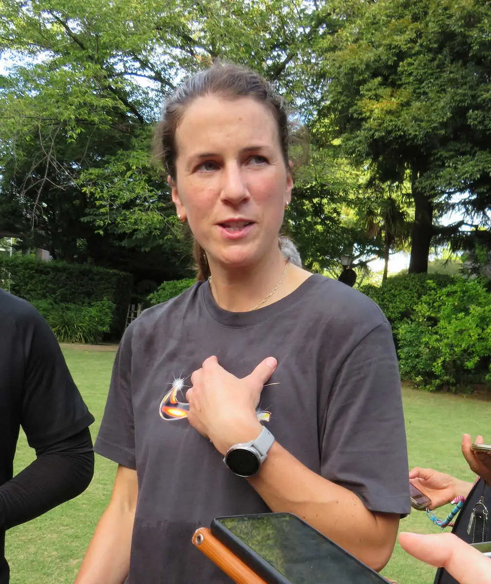 【画像・写真】取材に応じる元リバプール女子MFのファヒーさん