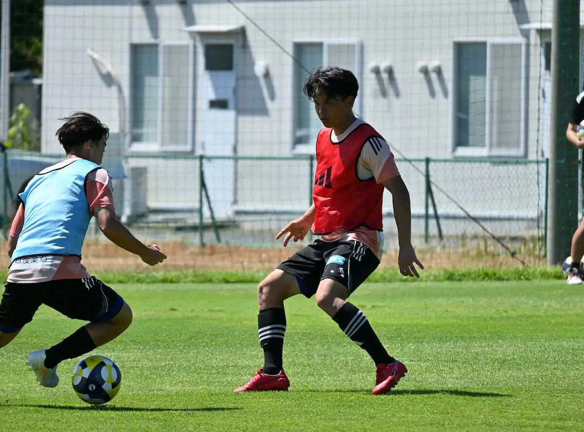 【画像・写真】練習でフルメニューを消化した新潟・藤原