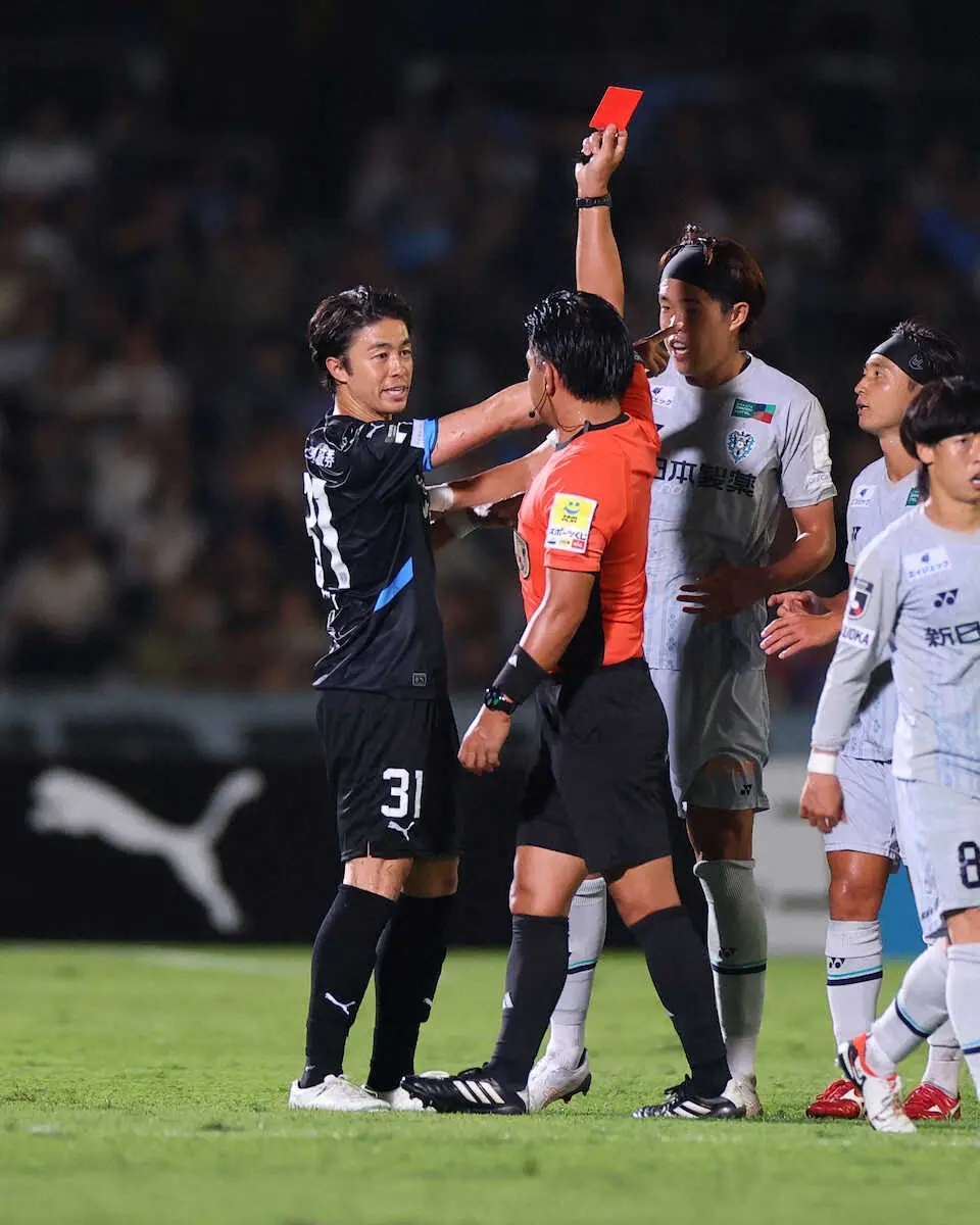 【画像・写真】退場2人の川崎Fが今季最多の5失点で敗戦　新加入ウレモビッチは開始15分で一発退場