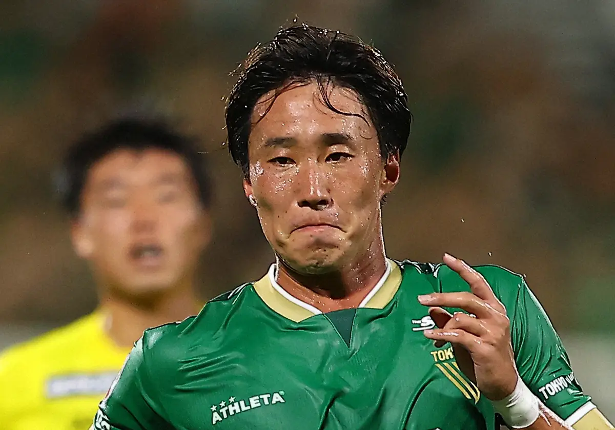 【画像・写真】アントワープ綱島悠斗　欧州デビュー戦で先発も負傷交代…膝のケガか