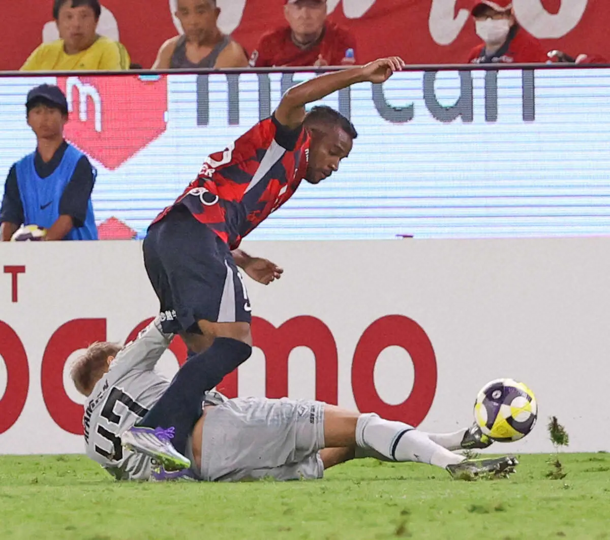 【画像・写真】鹿島エウベルが新天地デビュー　鈴木優磨は新ホットラインに意欲「僕、彼と絶対合います」