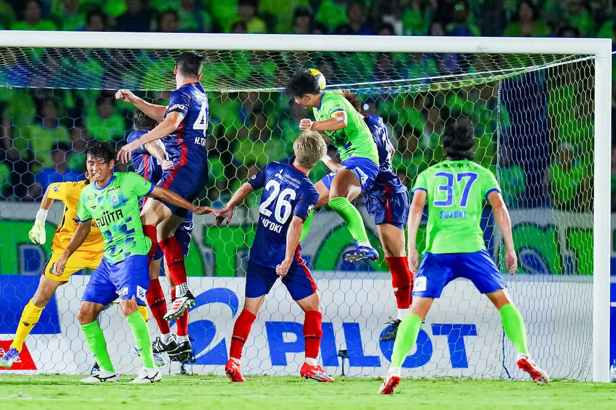 【画像・写真】湘南FW鈴木章が後半終了間際に起死回生の同点ヘッド「次につながる勝ち点1」J2降格圏転落を回避