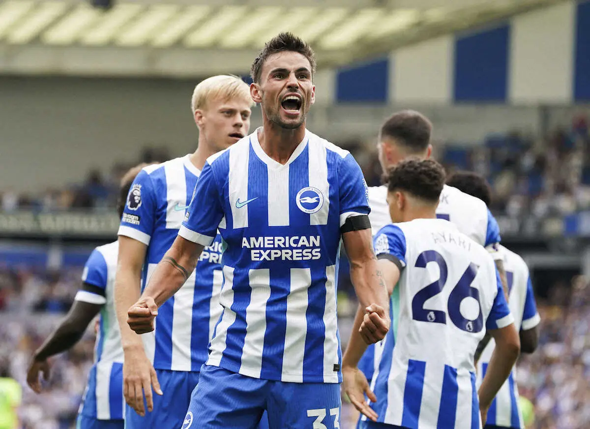 【画像・写真】フラム戦の後半、先制ゴールを決め喜ぶブライトンMFオライリー（AP）