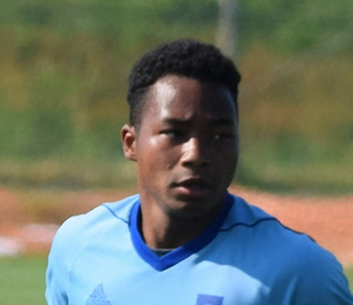 【画像・写真】横浜M　J2仙台からオナイウ情滋を完全移籍で獲得発表「歴史あるクラブの一員…本当にうれしい」背番18