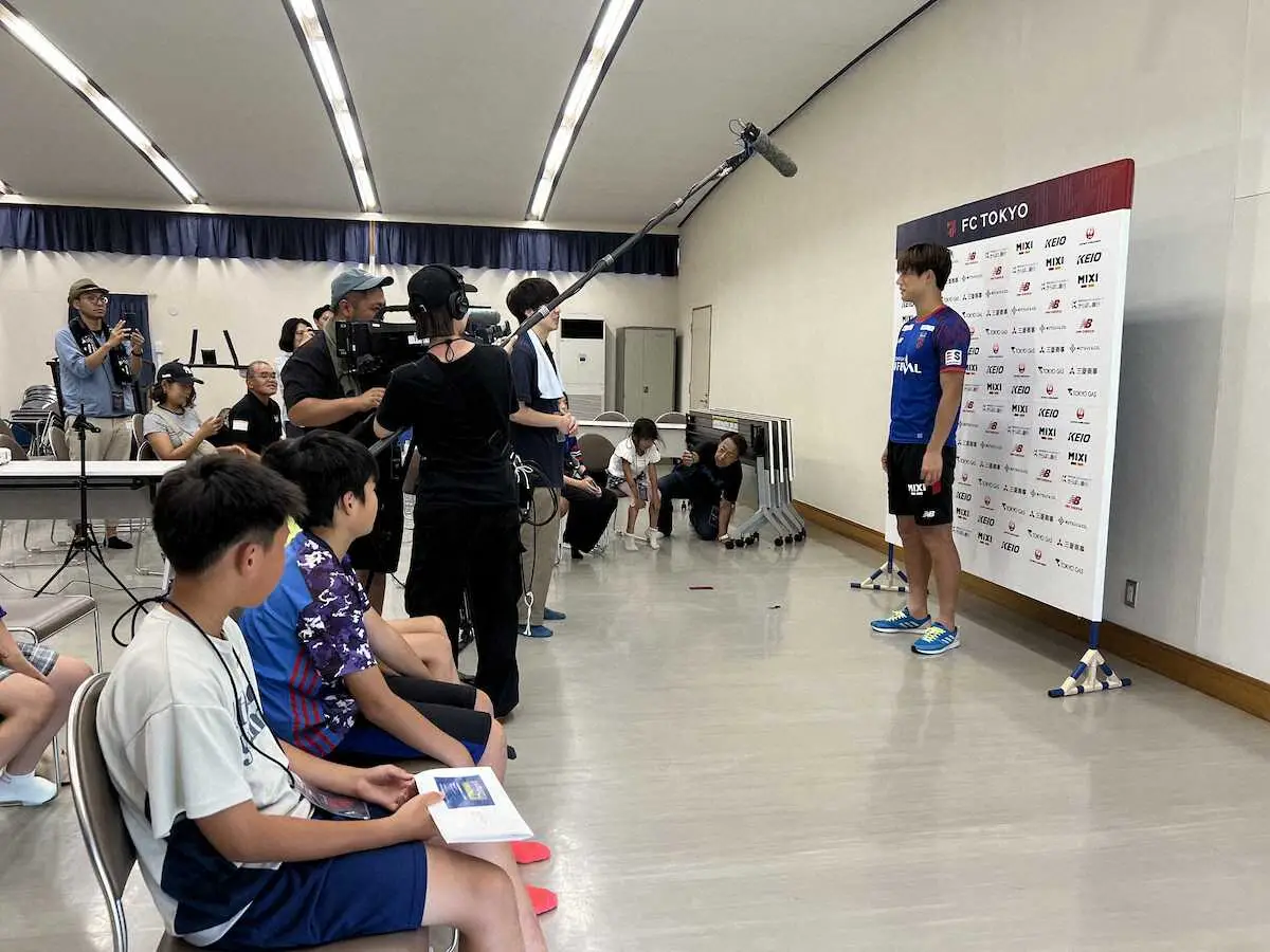 【画像・写真】FC東京が特別企画　「京王キッズおしごと隊」で小学生が仕事体験　キッズ広報の質問に長友らが答える
