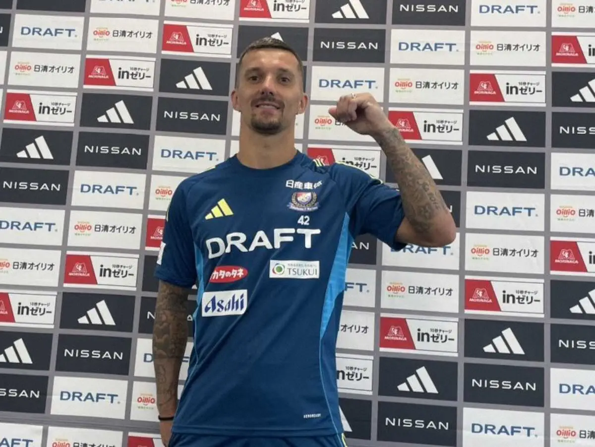 【画像・写真】横浜M新加入のクルークスがJ1残留貢献誓う「一戦、一戦、目の前の試合に」　好機演出得意のアタッカー