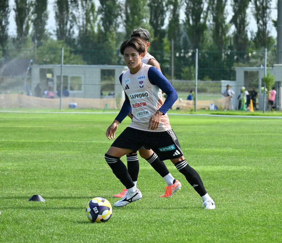 【画像・写真】途中加入の新潟・植村　8試合ぶりの勝利へ、攻守で潤滑油の役割を果たす