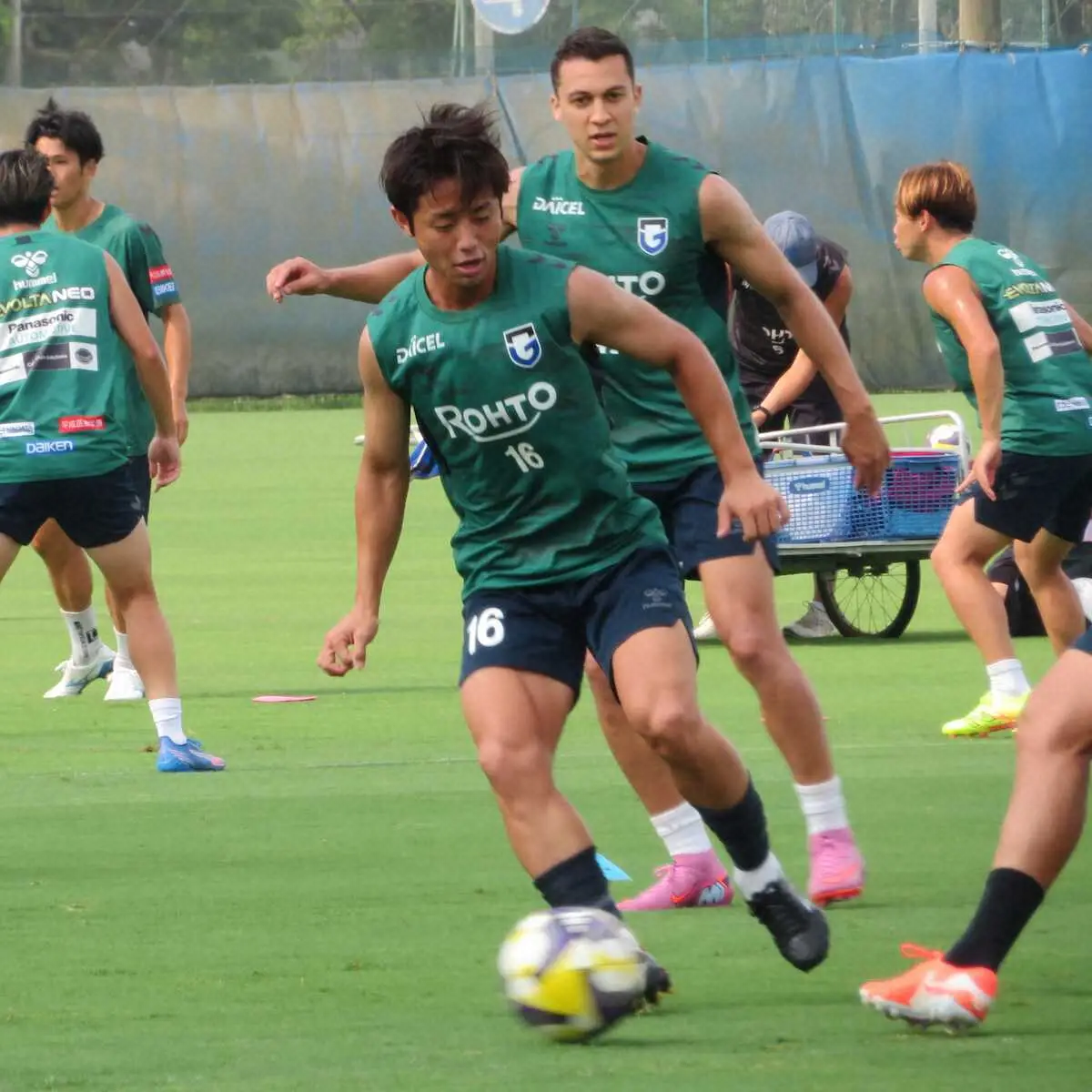 【画像・写真】G大阪が公開練習　2試合連続レッドカードのMF安部柊斗は31日の湘南戦で復帰、汚名返上誓う