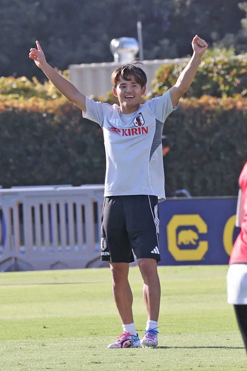 【画像・写真】久保がど派手な新スパイク着用し「時代に逆らって攻めている感じ」