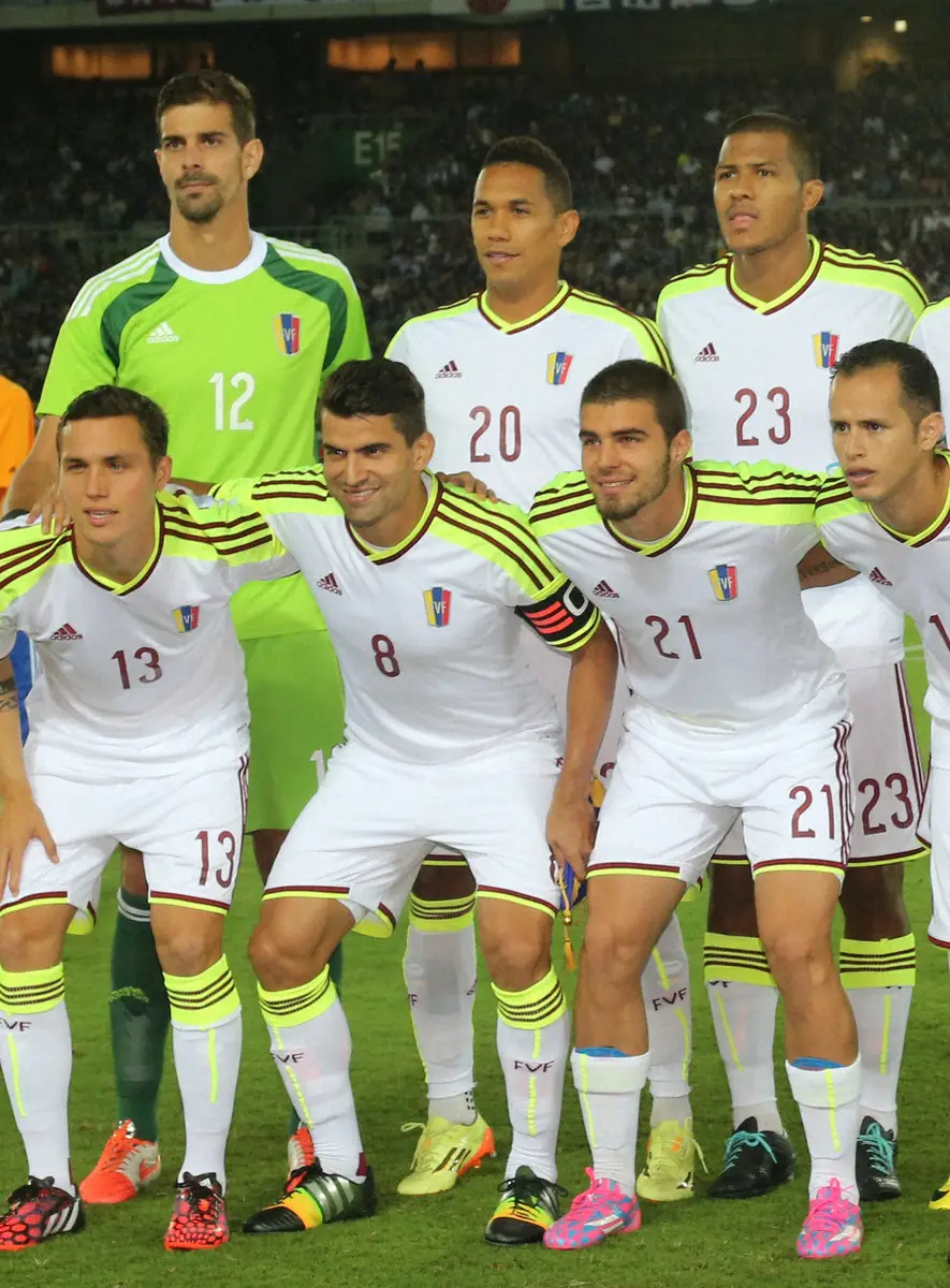 【画像・写真】14年、日本代表との親善試合で先発したベネズエラ代表イレブン。前列左から2人目がリンコン（後列右端がロンドン）