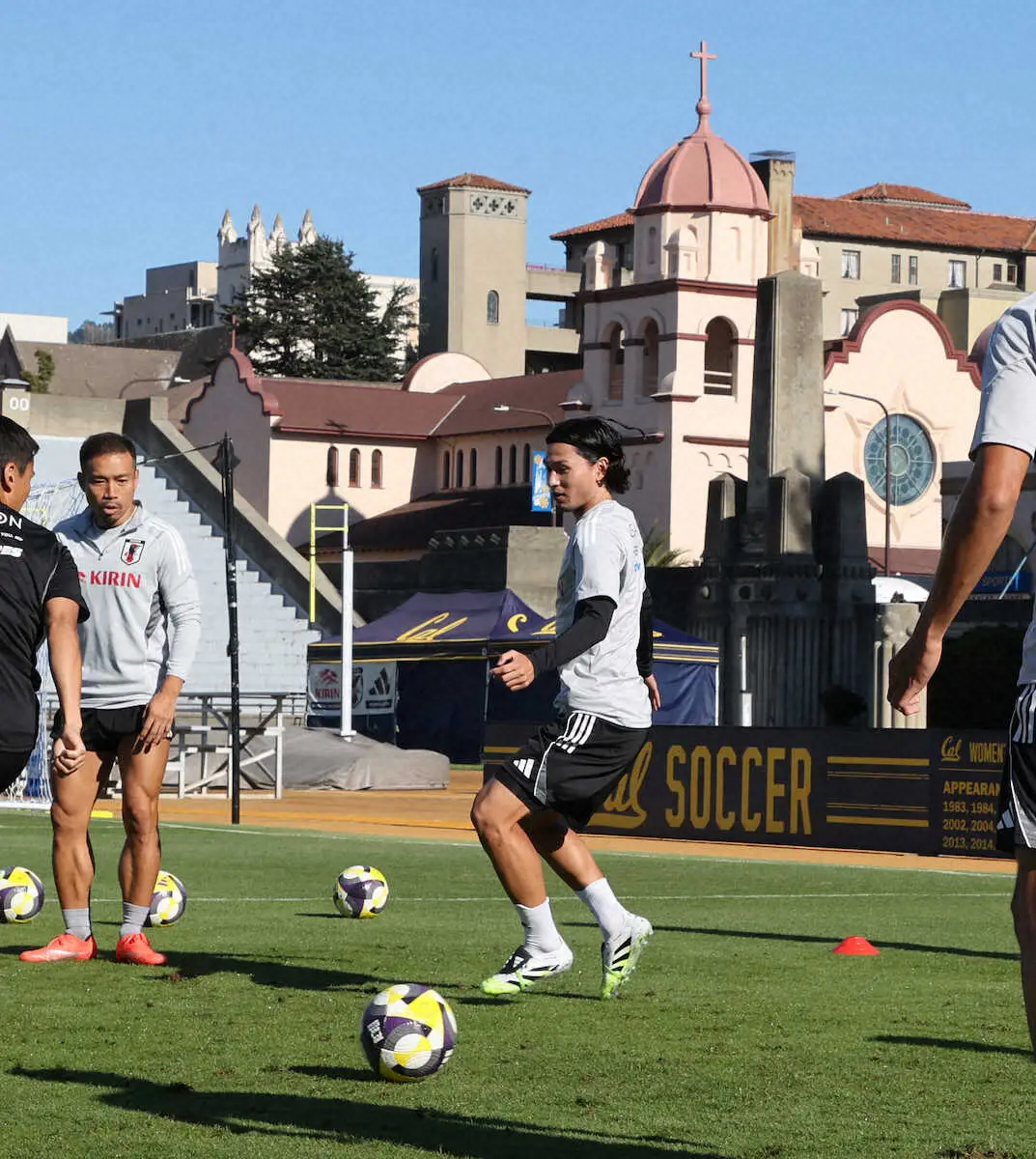 【画像・写真】森保ジャパン　メキシコ戦3日前練習に全27人登場　三笘は右膝下にテーピング