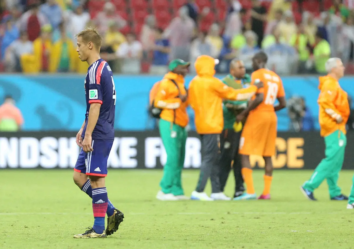 【画像・写真】本田圭佑「明らかに違った」　14年W杯初戦での逆転負け…相手エースの途中出場で変わった空気とは？
