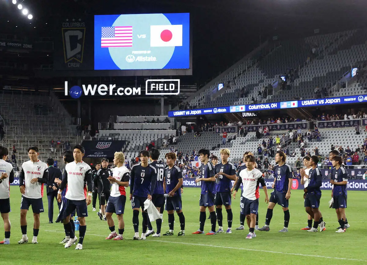 【画像・写真】＜米国・日本＞試合に敗れガックリの日本代表イレブン（撮影・西海健太郎）