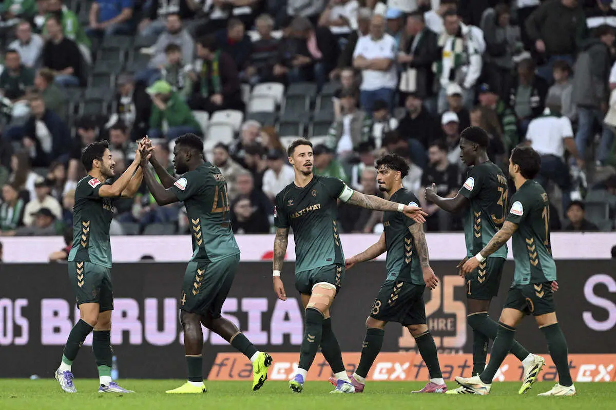 【画像・写真】ブレーメンが今季初白星　菅原由勢が移籍後初アシスト＆GK長田澪がドイツ1部初完封「勝利はふさわしい」