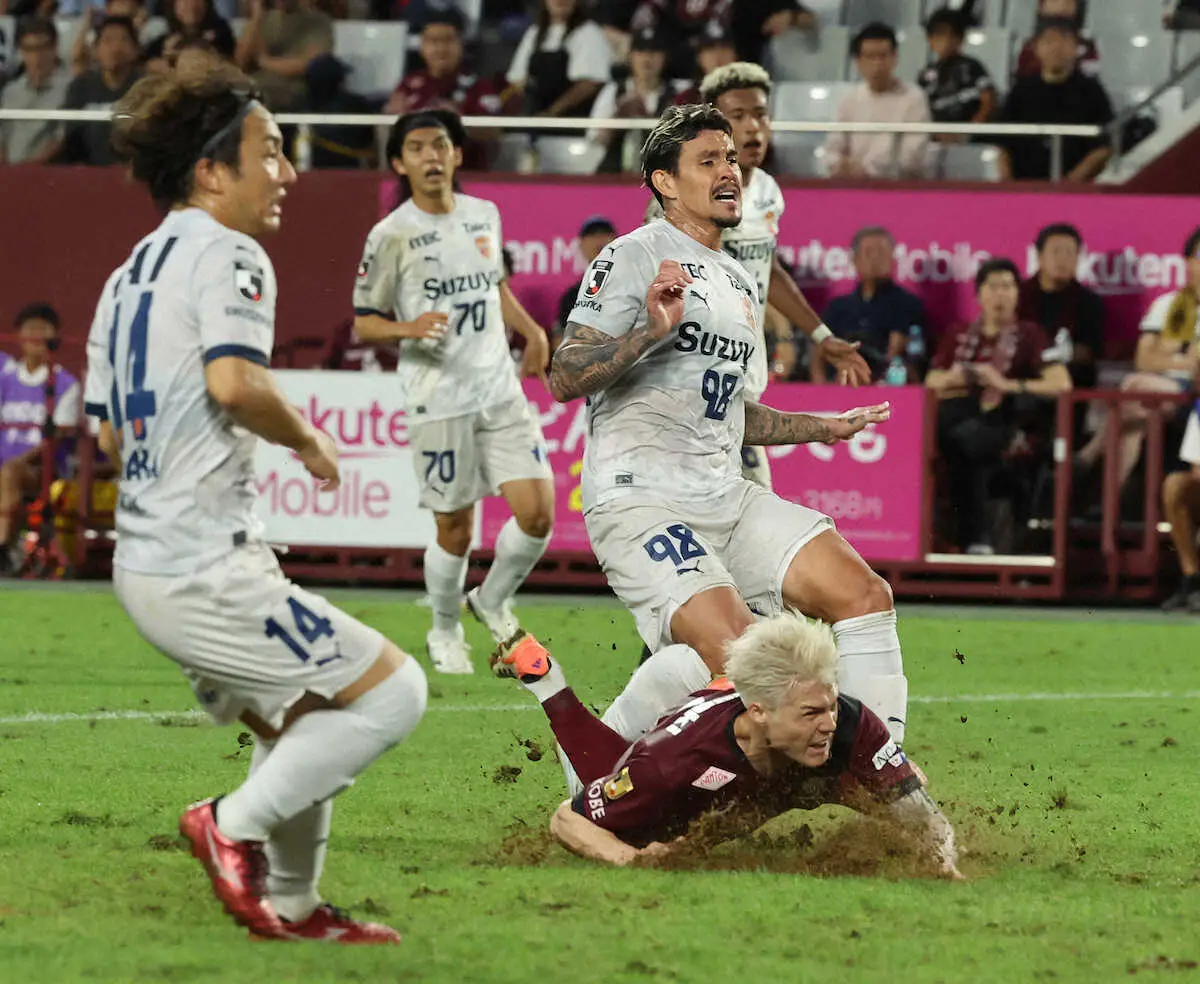 【画像・写真】＜神戸・清水＞後半AT、小松のクロスに酒井が飛び込み決勝ゴール（撮影・長嶋　久樹）