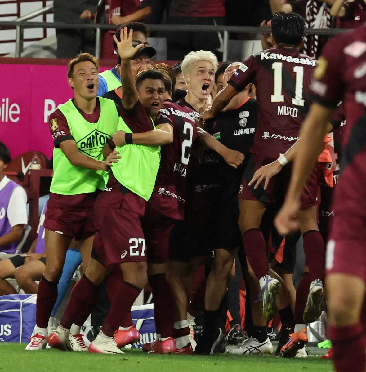 【画像・写真】神戸DF酒井高徳「良い意味で調子乗るのは大事」劇的な“砂かぶり弾”に笑み満面