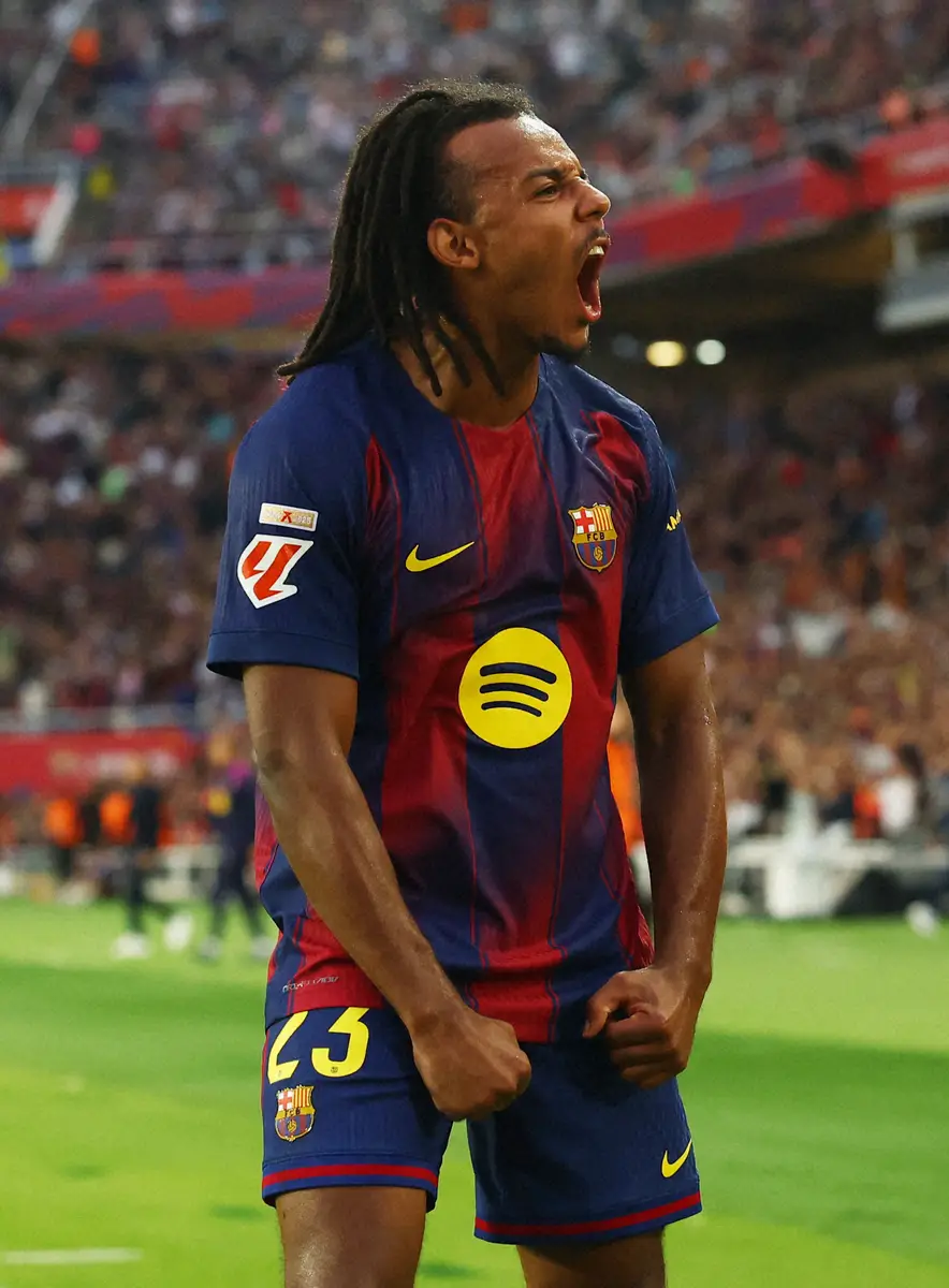 【画像・写真】Rソシエダード戦の前半、ゴールを決め雄叫びを上げるバルセロナDFクンデ（ロイター）