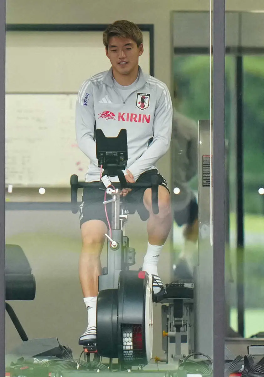 【画像・写真】森保ジャパン　パラグアイ＆ブラジル戦へ合宿開始　初日は長友ら国内組5選手がピッチへ