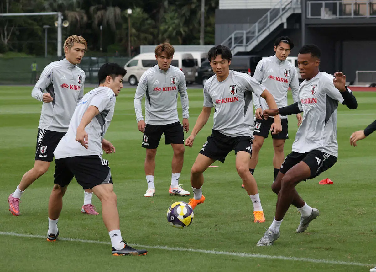 【画像・写真】新9番のFW町野修斗「数字を残したい」上田との入れ替えに「綺世君が18をつけたかったみたいなので…」